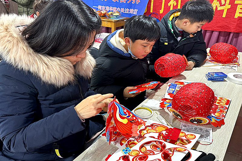 仙鶴門社區(qū)關(guān)工委開展“元?dú)鉂M滿  宵聲滿園”元宵節(jié)主題活動(1).jpg