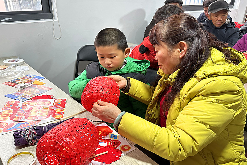 仙鶴門社區(qū)關(guān)工委開展“元?dú)鉂M滿  宵聲滿園”元宵節(jié)主題活動(2).jpg