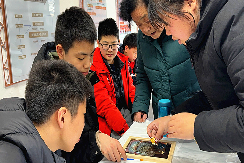 江蘇省南京市秦淮區(qū)朝天宮街道止馬營社區(qū)開展“以箔為墨，非遺流光啟新程”活動(dòng)(1).jpg