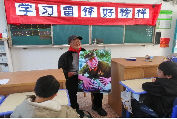 蘆墟“好苗苗班”：聽88歲老教師講雷鋒故事.png