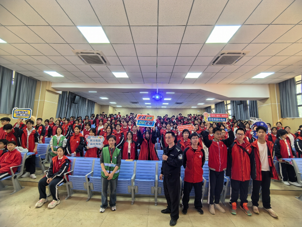 同學(xué)們紛紛表示爭做禁毒先鋒衛(wèi)士1.jpg
