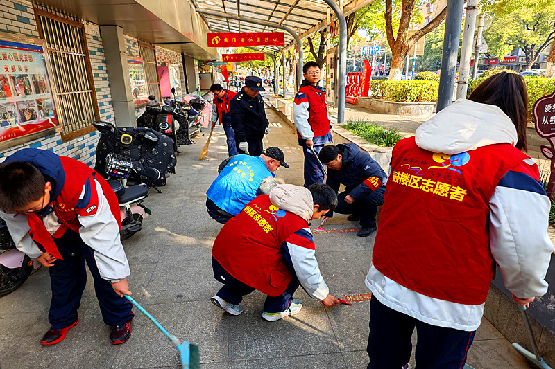 江蘇省南京市鼓樓區江東街道清河新寓社區關工委紅領巾行動：少年先鋒 城市清潔行 (4).jpg