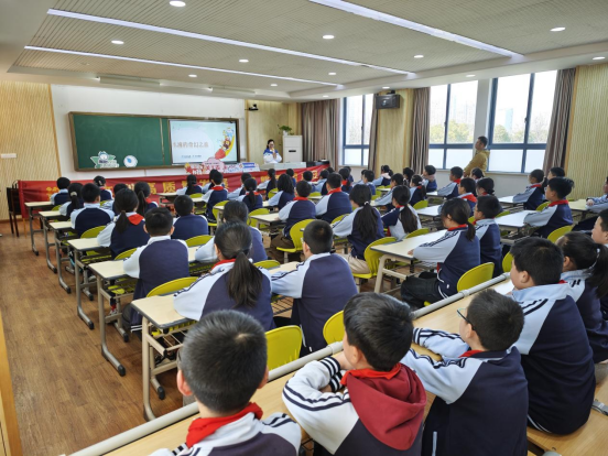 江陵街道白龍橋社區(qū) ：寓教于樂 播撒節(jié)水護(hù)水“種子”.png