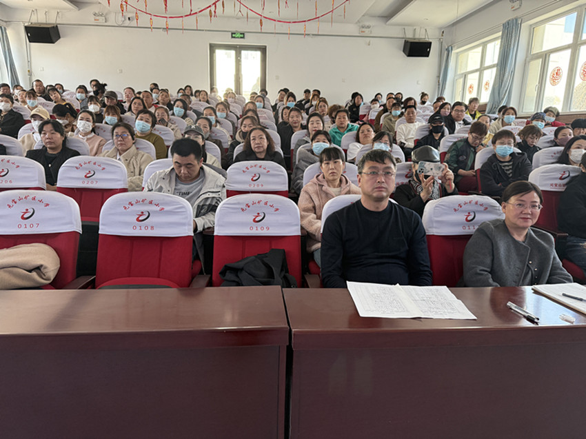 元寶山區(qū)元礦小學(xué)關(guān)工委家長培訓(xùn)活動照片1_副本.jpg