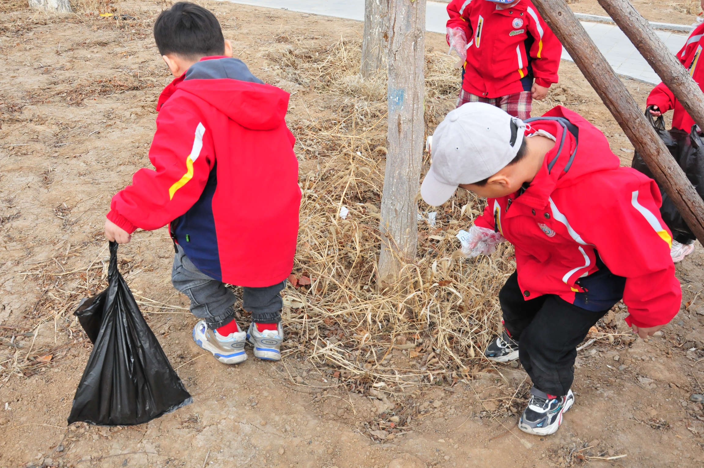 元寶山區第六幼兒園學雷鋒活動月活動照片10_副本.jpg