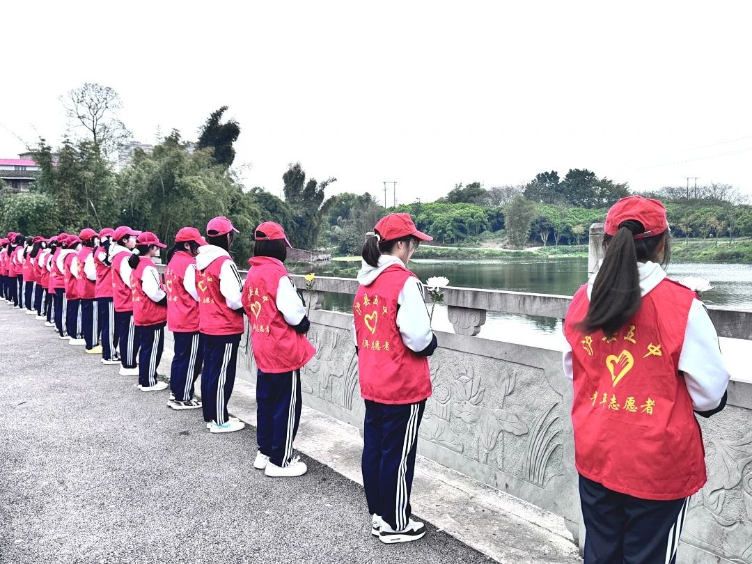 瀘縣五中清明祭掃.jpg