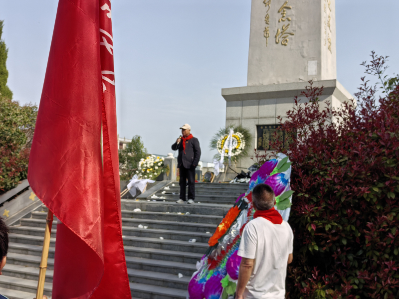 4.3陵園祭英烈1.jpg