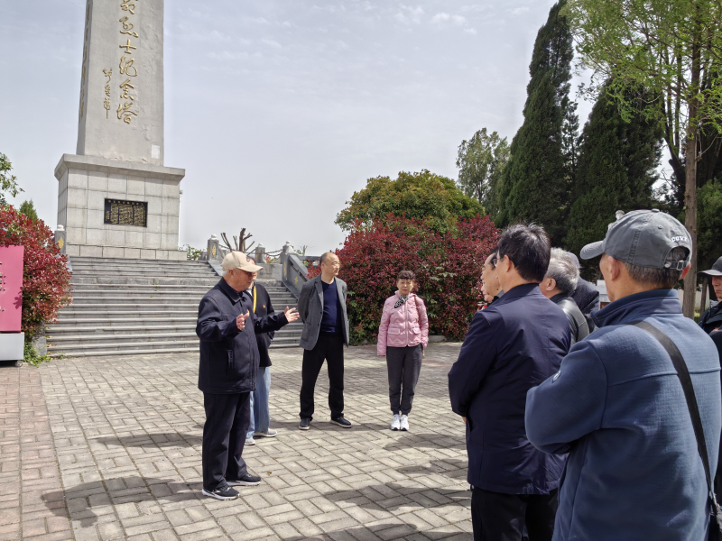 4.12陵園宣講3.jpg