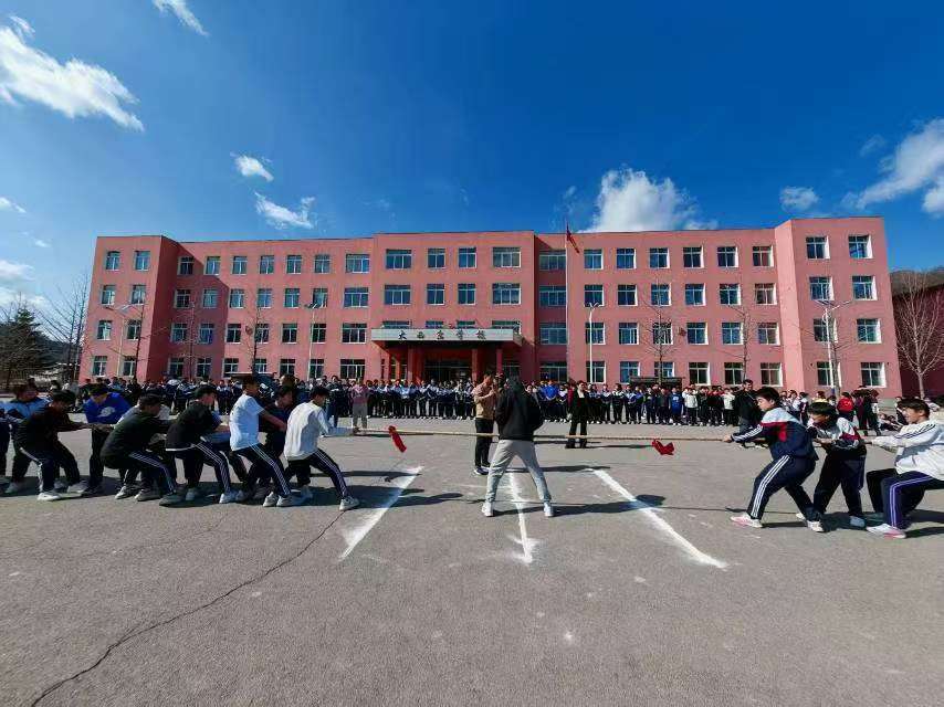 大西岔校抜河1.jpg