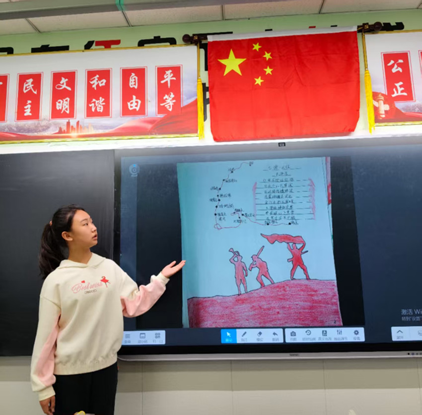 元寶山區平莊礦區第一小學關工委開紅色詩集制作活動照片1_副本.jpg