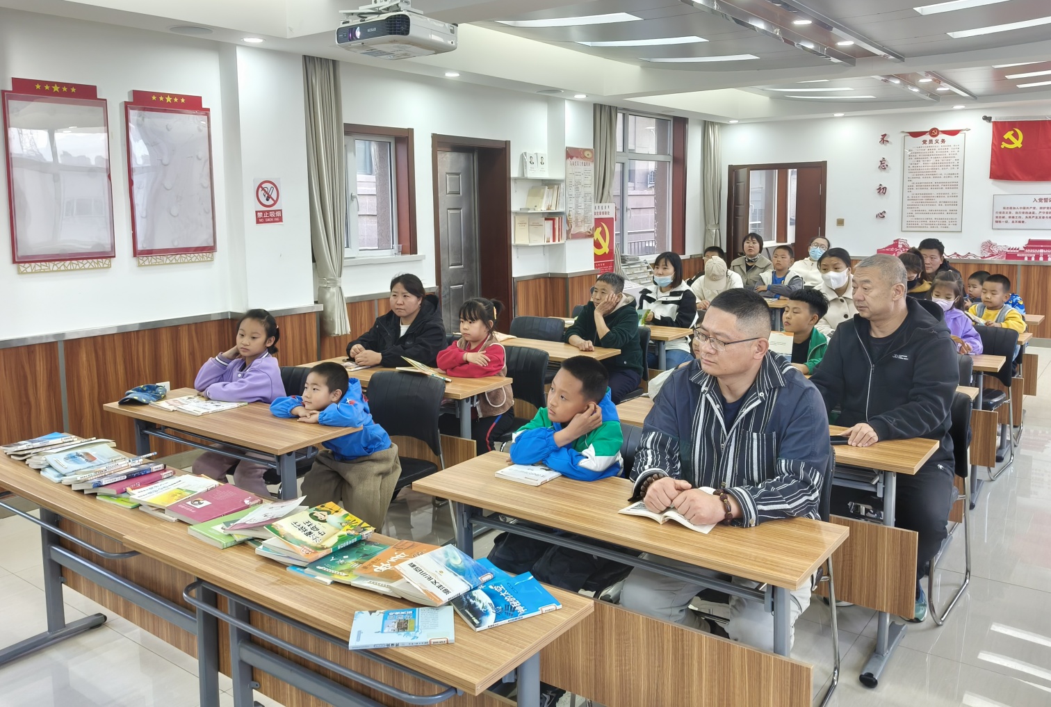元寶山區東城街道哈河街社區關工委讀書日活動照片1_副本.jpg