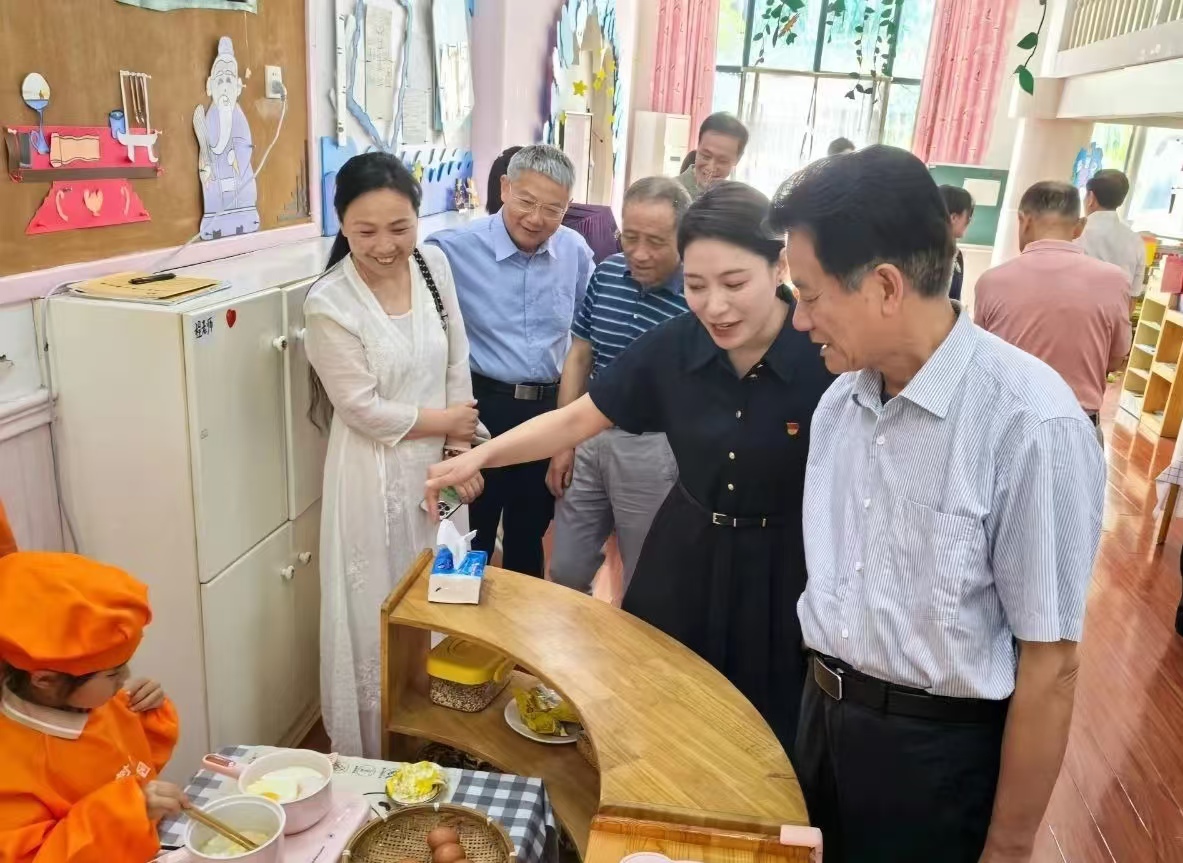 六一走訪暖童心1.jpg