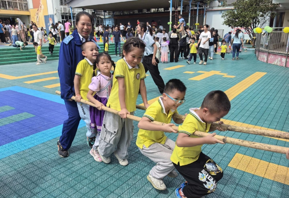 6月4日，廣西柳州市魚峰區天湖社區關工小組開展“‘芒’有所獲 動有所樂”芒種節氣主題親子運動會3.jpg