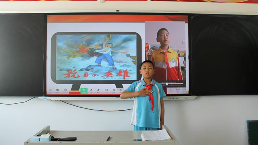 元寶山區馬蹄營子小學“紅領巾相約紅色中國夢”活動照片5_副本.jpg