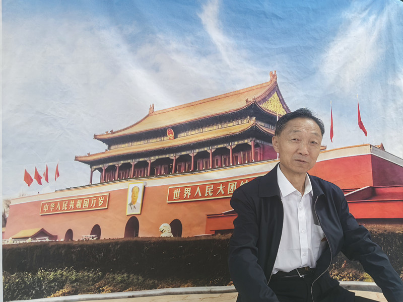 元寶山區(qū)平莊西城街道王府社區(qū)關工委“光影敬歲月 鏡覽天安門”活動照片4_副本.jpg