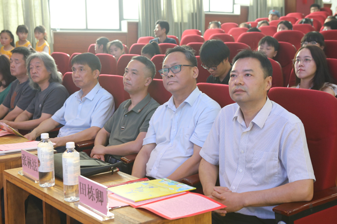 我區第三屆“站館校”教育聯盟美育成果展在八坼小學舉辦.png