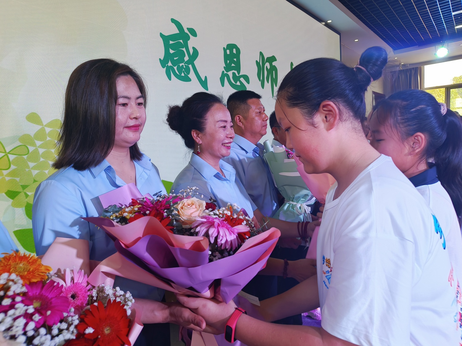元寶山區(qū)向陽小學(xué)畢業(yè)典禮系列活動(dòng)照片7_副本.jpg