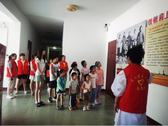 大慶市紅崗區創業街道平安社區關工小組開展“思想引領筑根基，家國情懷潤童心”紅色教育實踐活動 (2).png
