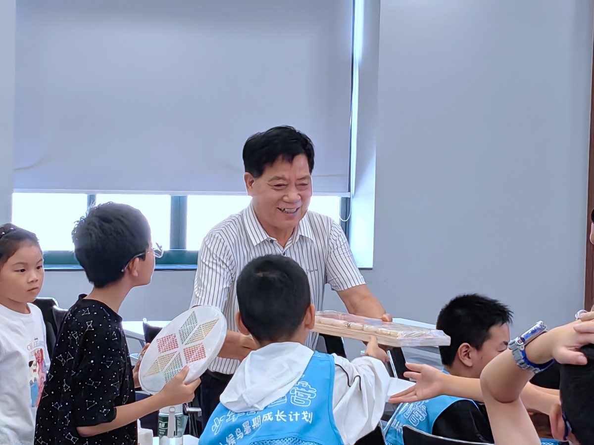 張云軍慰問3.jpg
