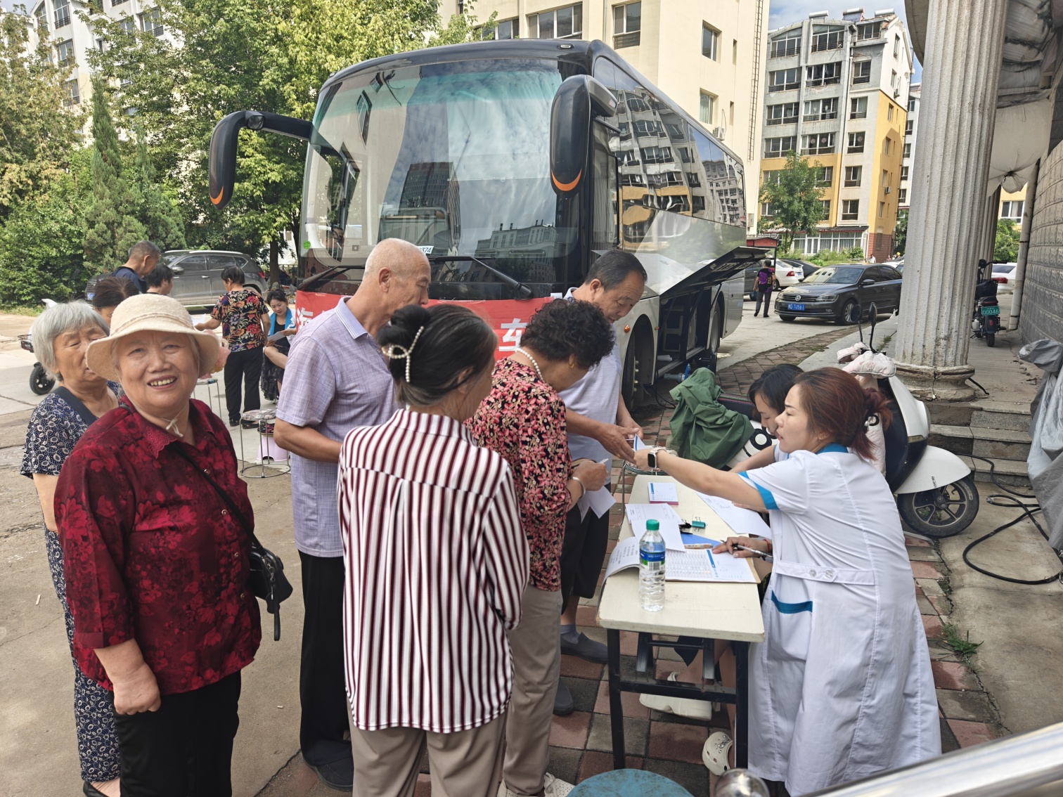 元寶山區西城街道如意西社區關工委“情系桑榆 關愛護航”愛老活動照片3_副本.jpg