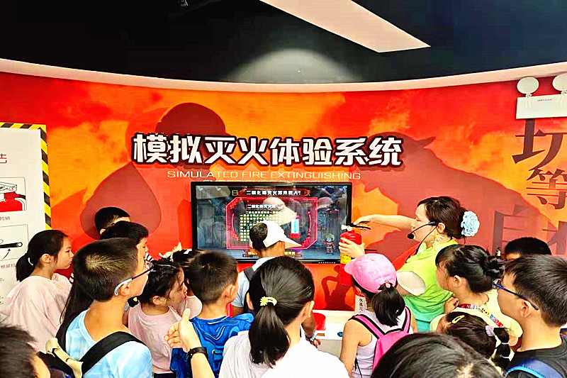 江蘇省南京市玄武區(qū)玄武湖街道徐莊社區(qū)關(guān)工委開展了“安全記于心，防災(zāi)踐于行”研學(xué)活動(dòng)(4).jpg