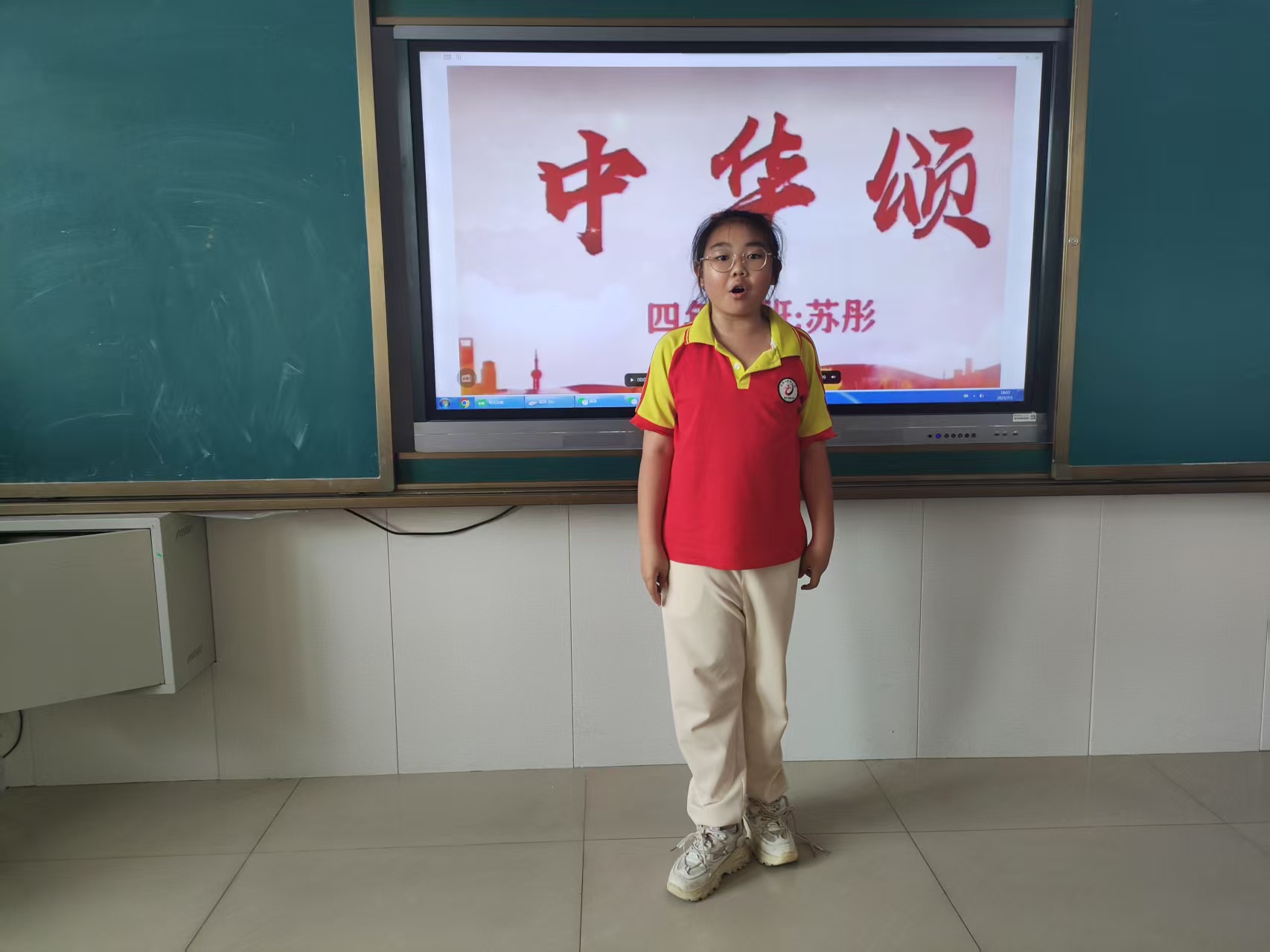 元寶山區(qū)云杉路街道建昌營(yíng)社區(qū)關(guān)工委“紅韻潤(rùn)童心，經(jīng)典詠流傳”誦讀活動(dòng)照片2.jpg