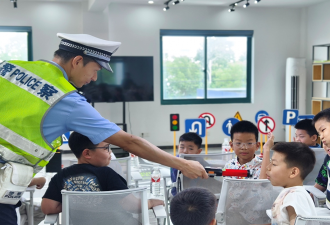 震澤派出所關愛工作站：法潤童心 平安同行2.png
