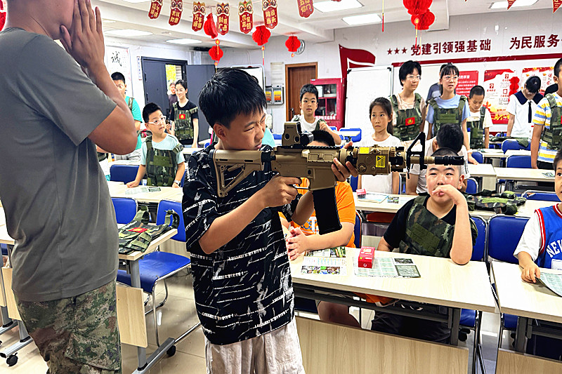 江蘇省南京市鼓樓區(qū)江東街道清河新寓社區(qū)關(guān)工委開(kāi)展“傳承紅色基因，爭(zhēng)做強(qiáng)國(guó)少年”活動(dòng)(4).jpg