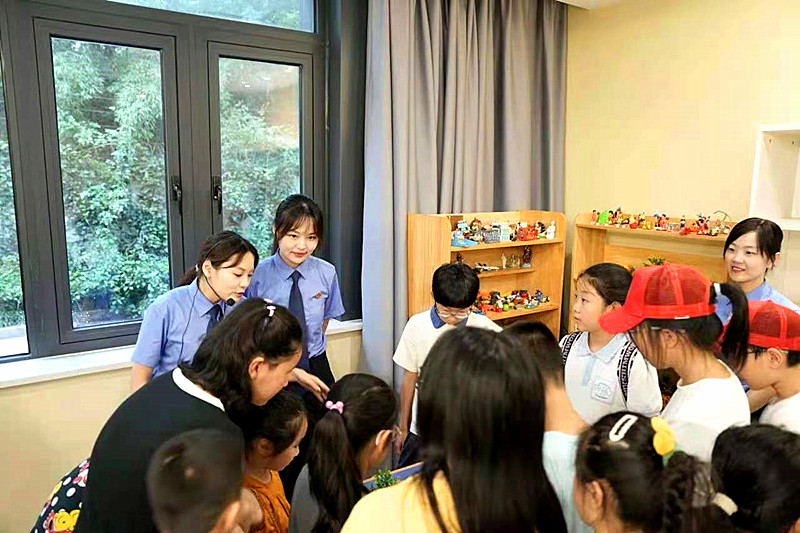 江蘇省南京市玄武區檢察院聯合開展“法治夏令營暨檢察開放日”活動，法治護航青少年成長(3).jpg