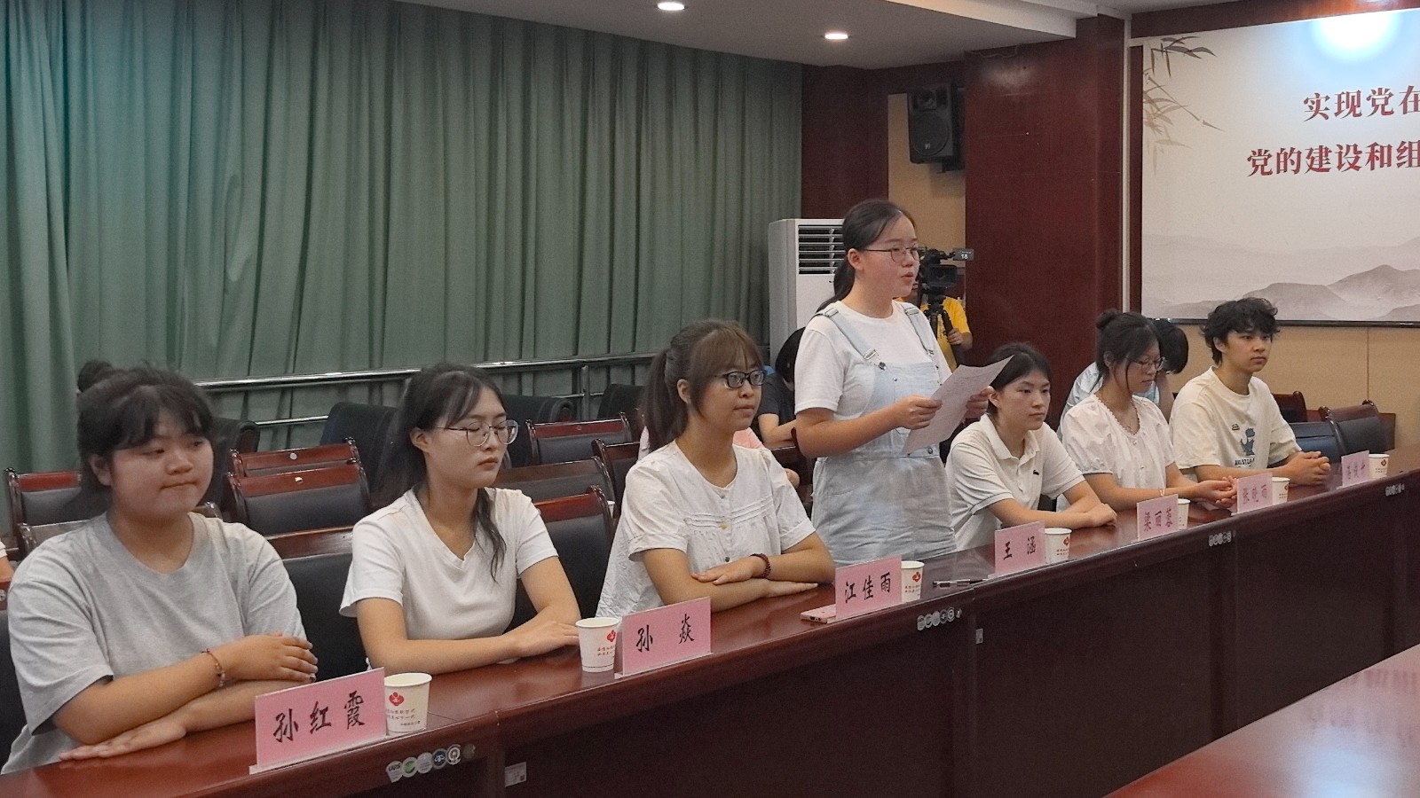 4受捐代表王涵發言.jpg